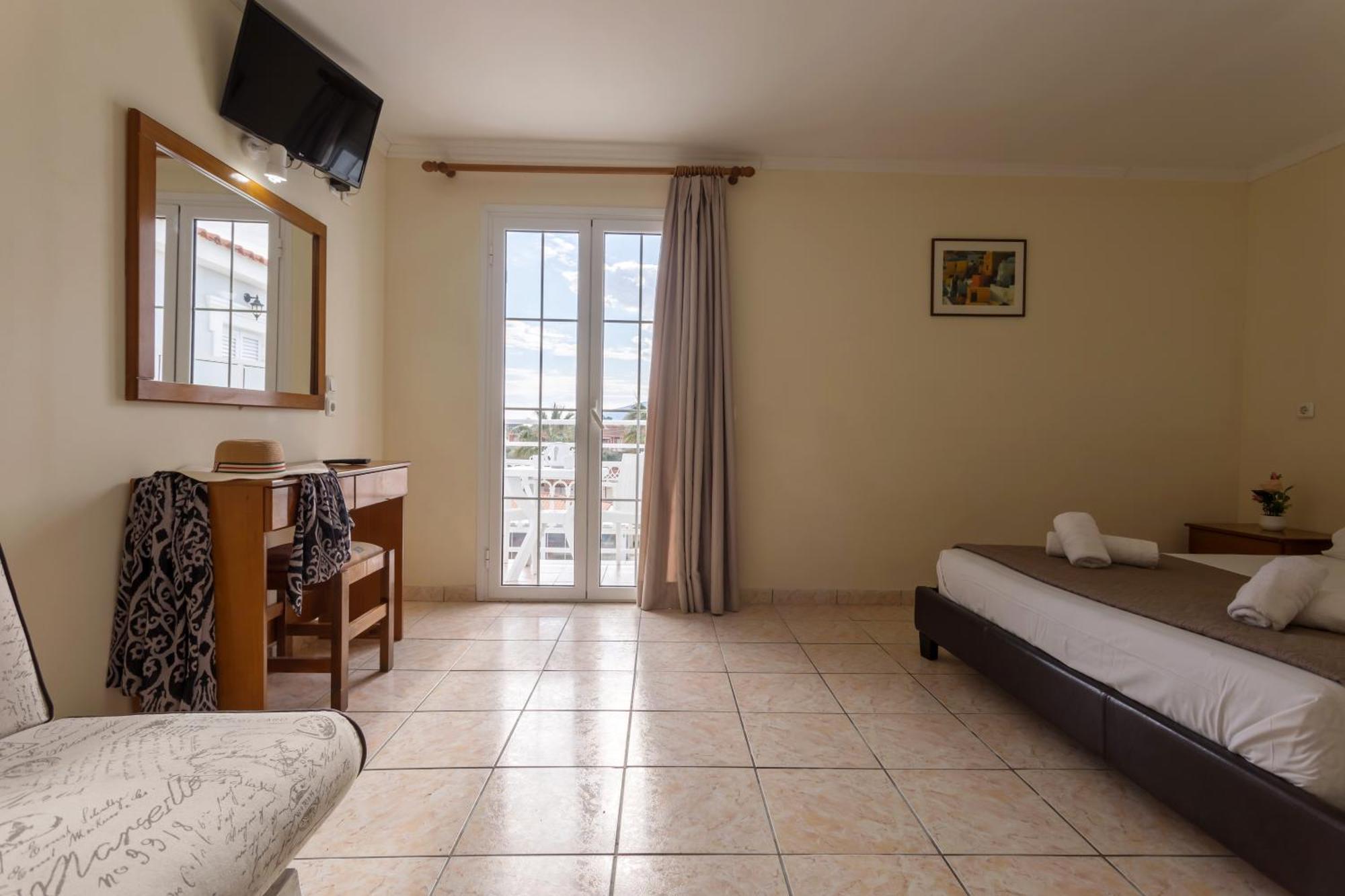 Laganas Holidays Hotel ภายนอก รูปภาพ
